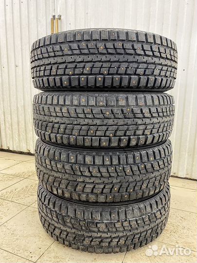 Dunlop SP Winter Ice 01 215/60 R17 98T