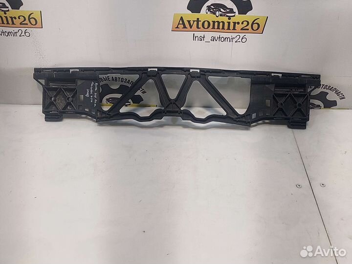 Кронштейн переднего бампера Mercedes W212