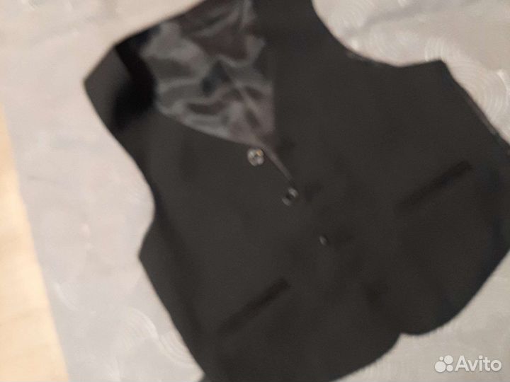 Школьный костюм тройка на мальчика 140