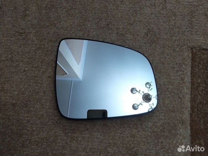 Nissan Terrano Зеркальный элемент