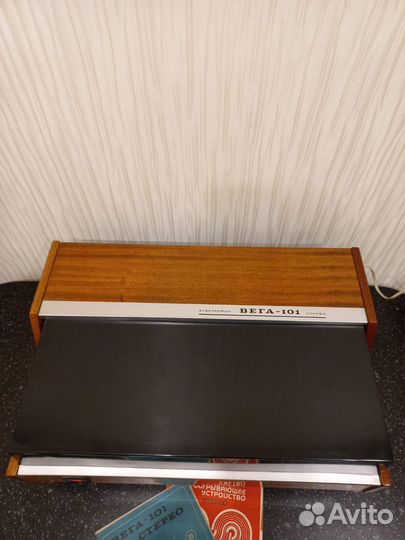 Проигрыватель винила элекрофон вега 101