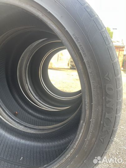 ONYX NY-HP187 295/40 R21 111W