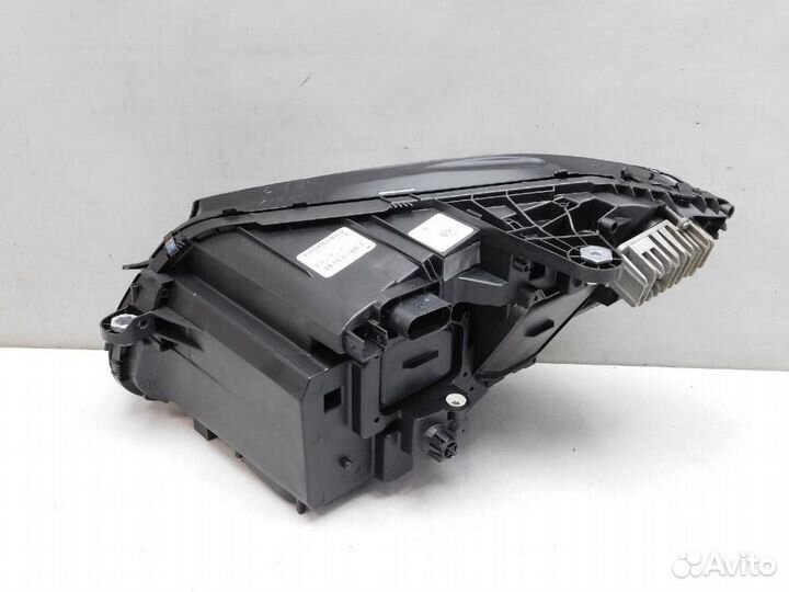 Фара правая Mercedes-Benz C-Class