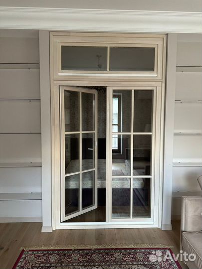 Дверь окно из дерева