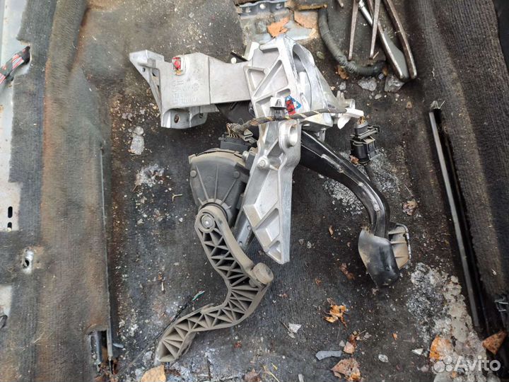 Педаль тормоза/газа Audi A6C5 АКПП