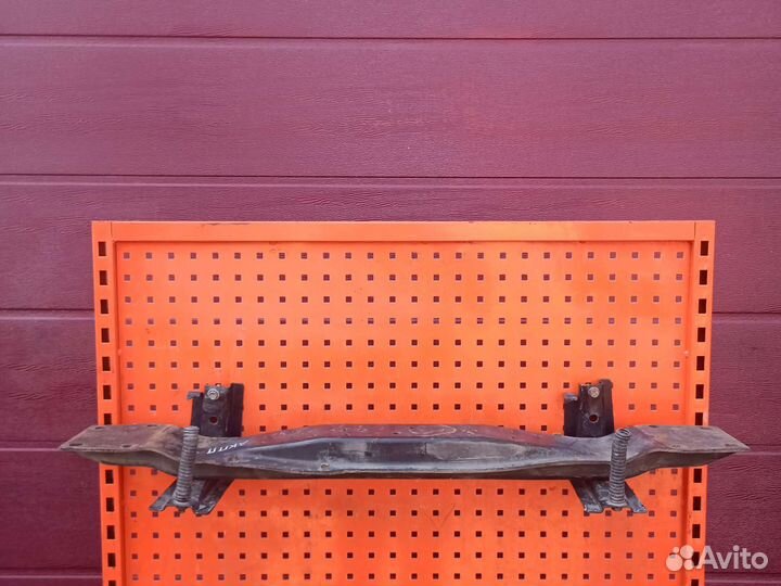 Балка коробки передач Mitsubishi pajero 2