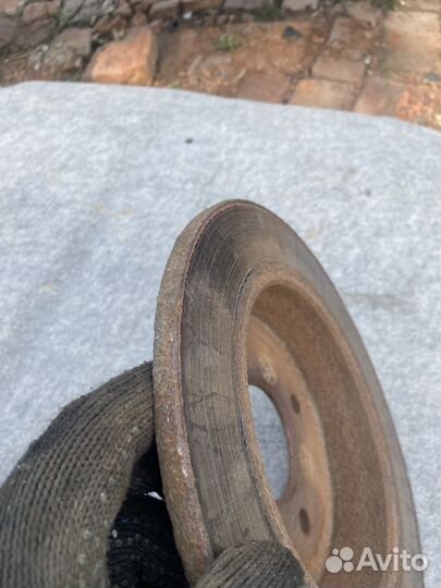 Задние тормозные диски Kia Rio 3 Solaris 1