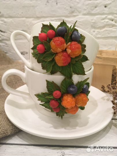 Чашка с морошкой