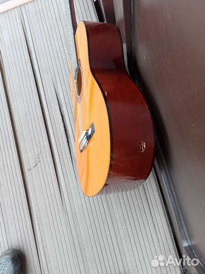 Гитара новая