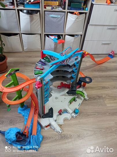 Hot Wheels гараж машинки 32 штуки оригинал