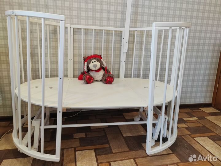 Детская кроватка трансформер с маятником