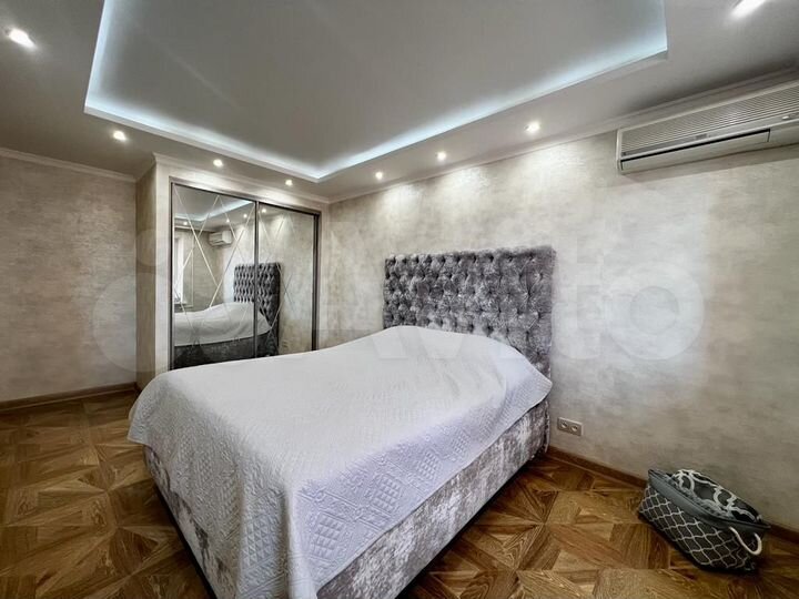 3-к. квартира, 80 м², 9/14 эт.