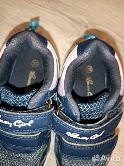 Кроссовки для девочки