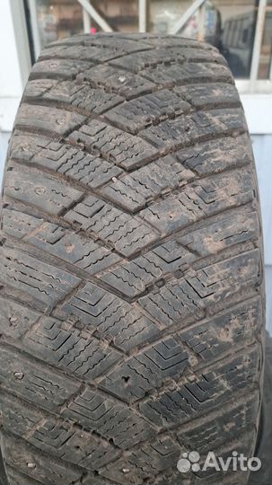 Goodyear UltraGrip Arctic 2 SUV 215/60 R17 100T