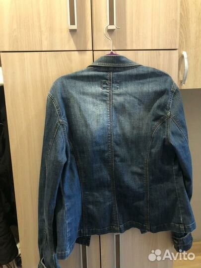 Джинсовая куртка