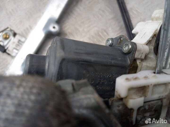 Стеклоподъемник электр. передний правый Mitsubishi