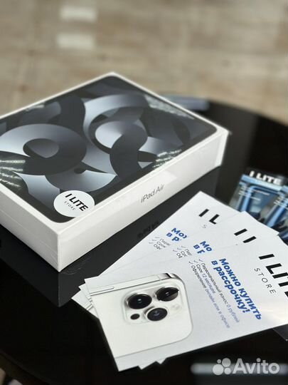 iPad Air (2022) Wi-Fi + Cellular 64GB