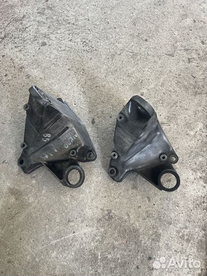 Кранштейн кпп 8D0399114 Audi A4 Passat B5