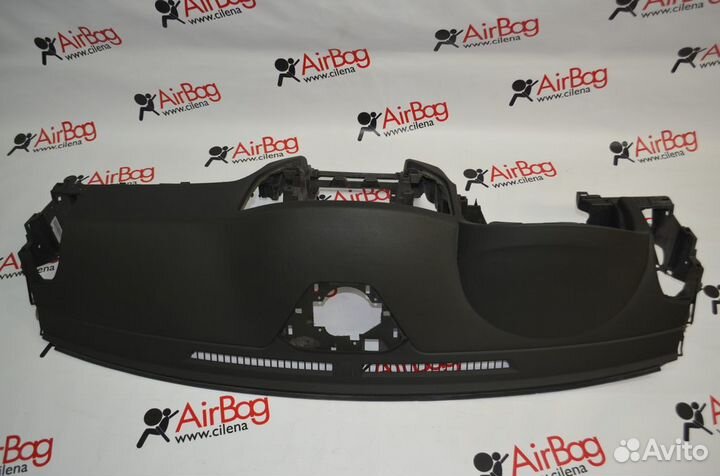 Торпедо панель приборов Mitsubishi Pajero