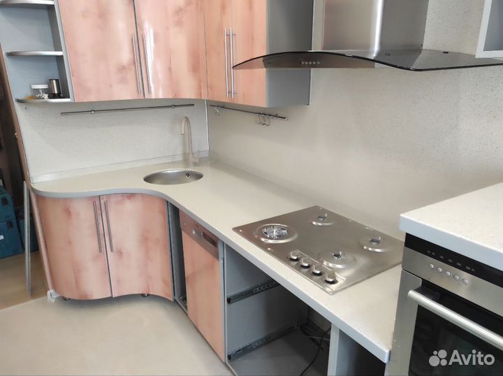 Столешницы из камня (кварц, акрил) на кухню / ванн