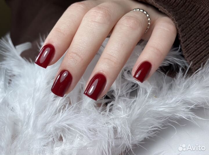 Модель на маникюр