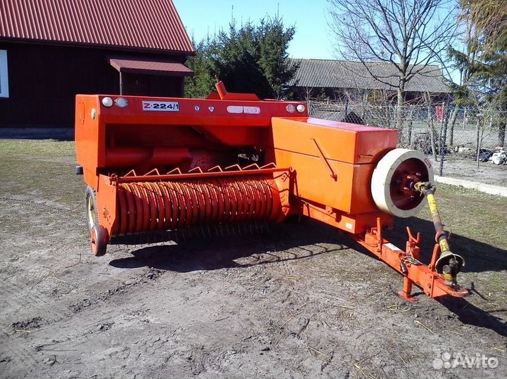 Пресс-подборщик John Deere 330, 2001