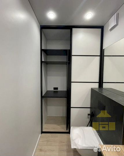 Шкаф двухстворчатый