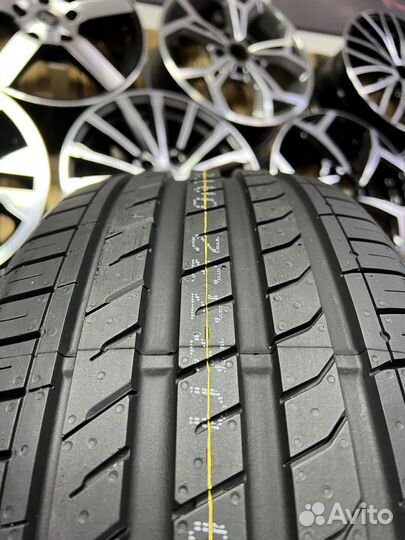 Roadstone N'Fera SU1 225/45 R19 96W