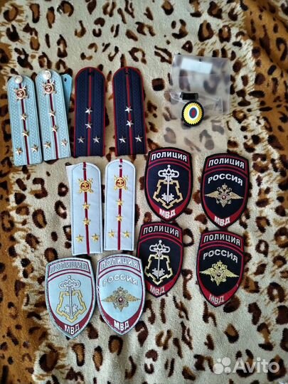 Погоны, шевроны. Полиция