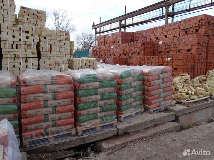 Кирпич цокольный красный