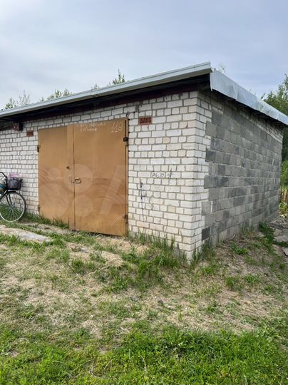 Гараж, > 30 м²