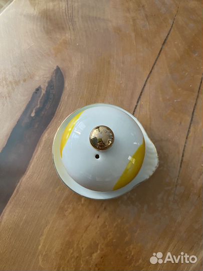 Лимонница с крышкой