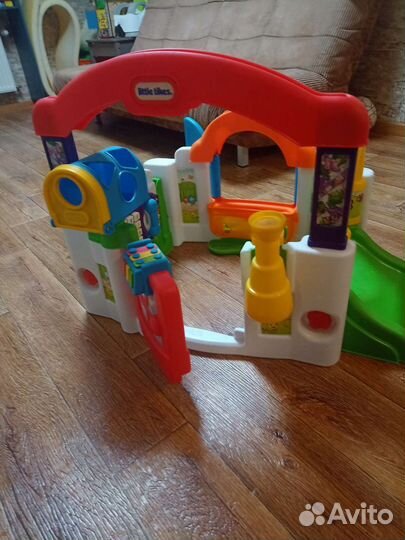 Развивающий игровой домик Little Tikes