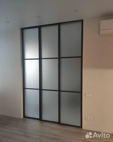 Перегородка из стекла, метал, лофт