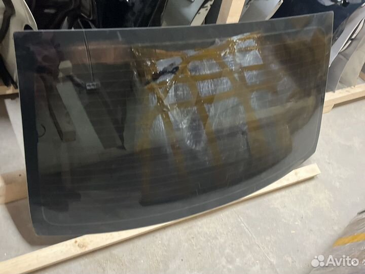 Заднее стекло Рено Логан 1