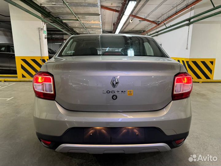 Renault Logan Stepway 1.6 МТ, 2019, битый, 73 083 км