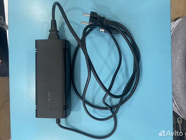 Продам Xbox 360E 500gb + kinect