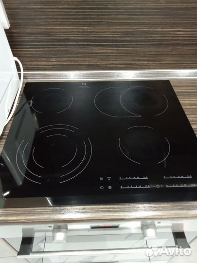 Варочная панель электрическая electrolux