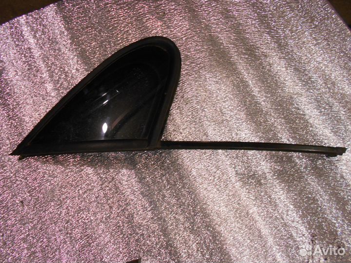 Peugeot 207 стекло форточка переднее правое