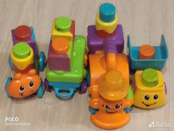 Паровоз + машинка+ гусеницы fisher price