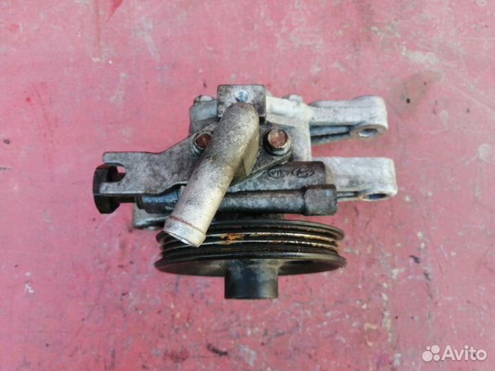 Насос гидроусилителя Kia Sportage JE G4GC 2.0 dohc