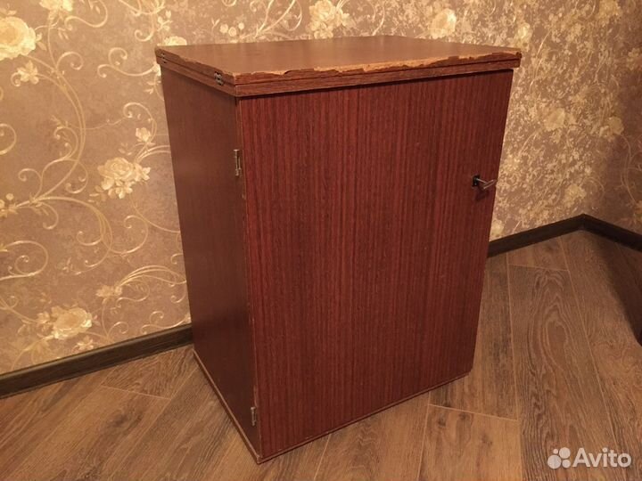 Швейная машинка Чайка 143