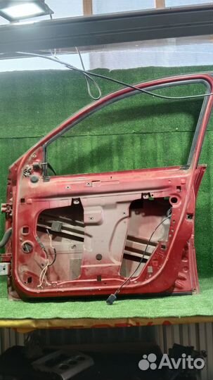 Передняя правая дверь Renault Megane 2