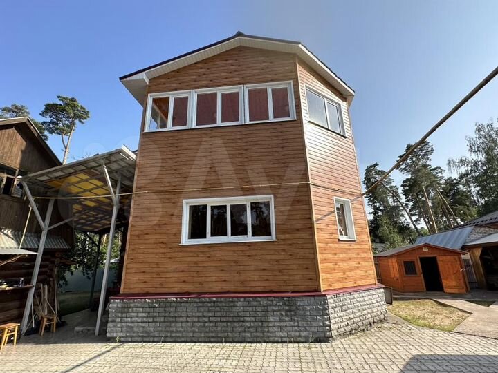 Дом 158,1 м² на участке 10 сот.