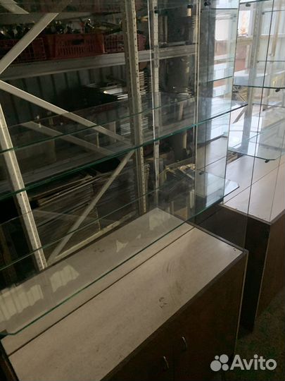 Витрины прилавки стойки нейтральные