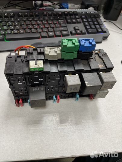 Блок предохранителей Vw Passat B4 357937541