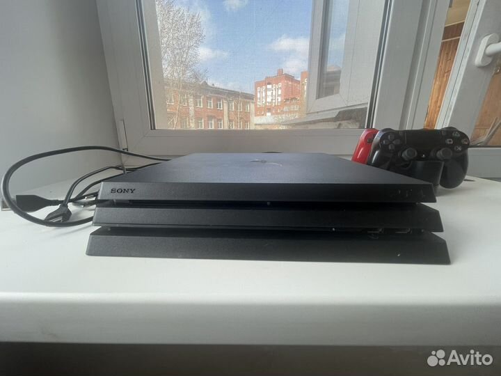 Игровая приставка PS4 Pro 1tb