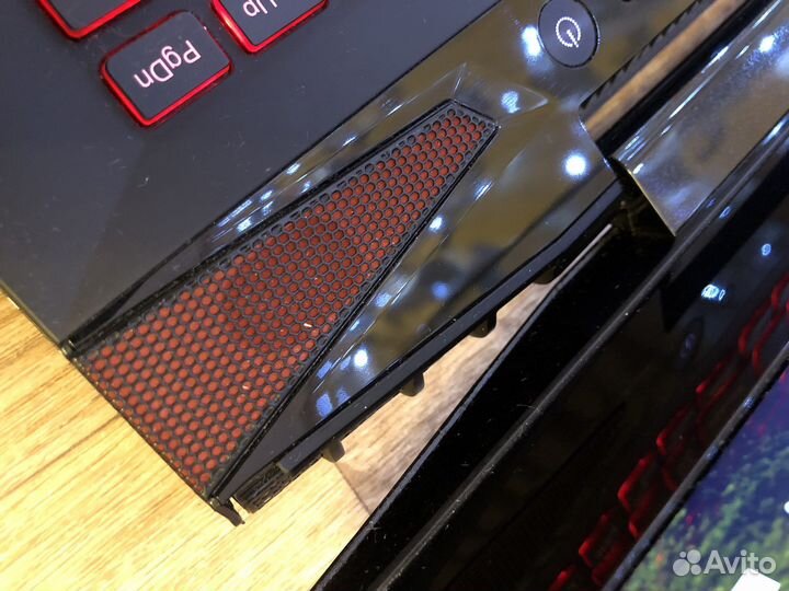 Игровой ноутбук Lenovo