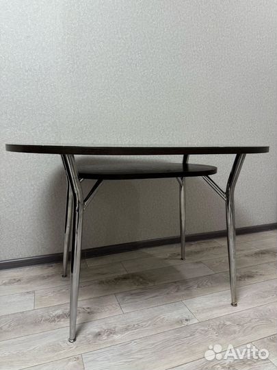 Кухонный стол