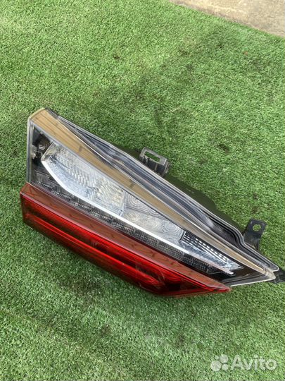 Фонарь задний внутренний левый Lexus RX450hL (AL20